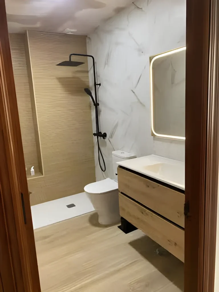 Reforma completa de baño realizada en Cáceres
